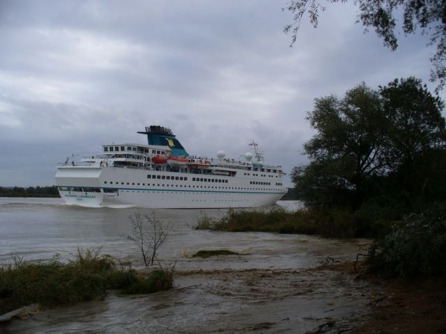 Alexander von Humboldt - La Martiniere - 02 octobre 2010 (05).JPG